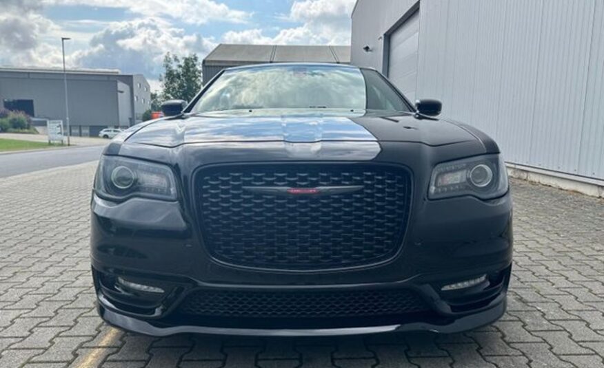 Chrysler 300C 5.7 S NAVI Kůže PANORAMA Night Paket