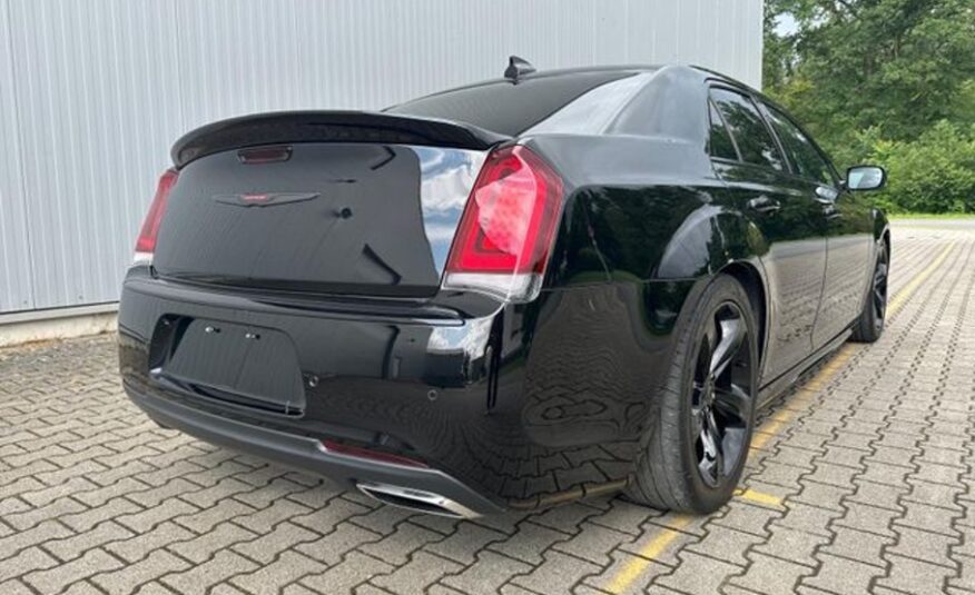 Chrysler 300C 5.7 S NAVI Kůže PANORAMA Night Paket