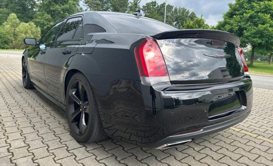 Chrysler 300C 5.7 S NAVI Kůže PANORAMA Night Paket