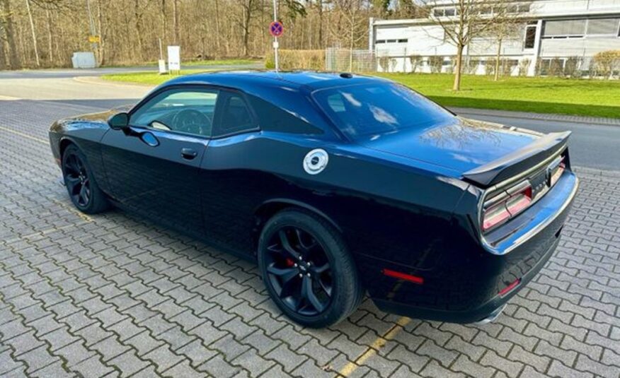 Dodge Challenger 5.7 Automat  kůže 20 palců kola