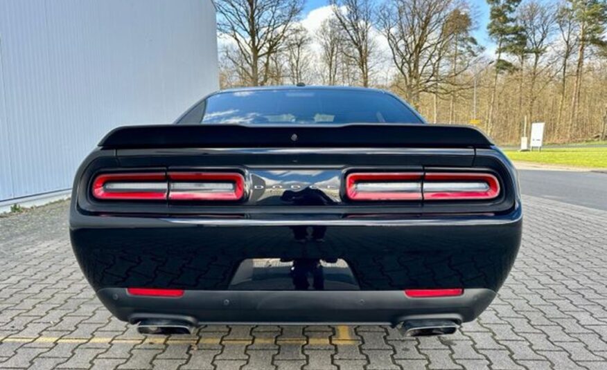 Dodge Challenger 5.7 Automat  kůže 20 palců kola